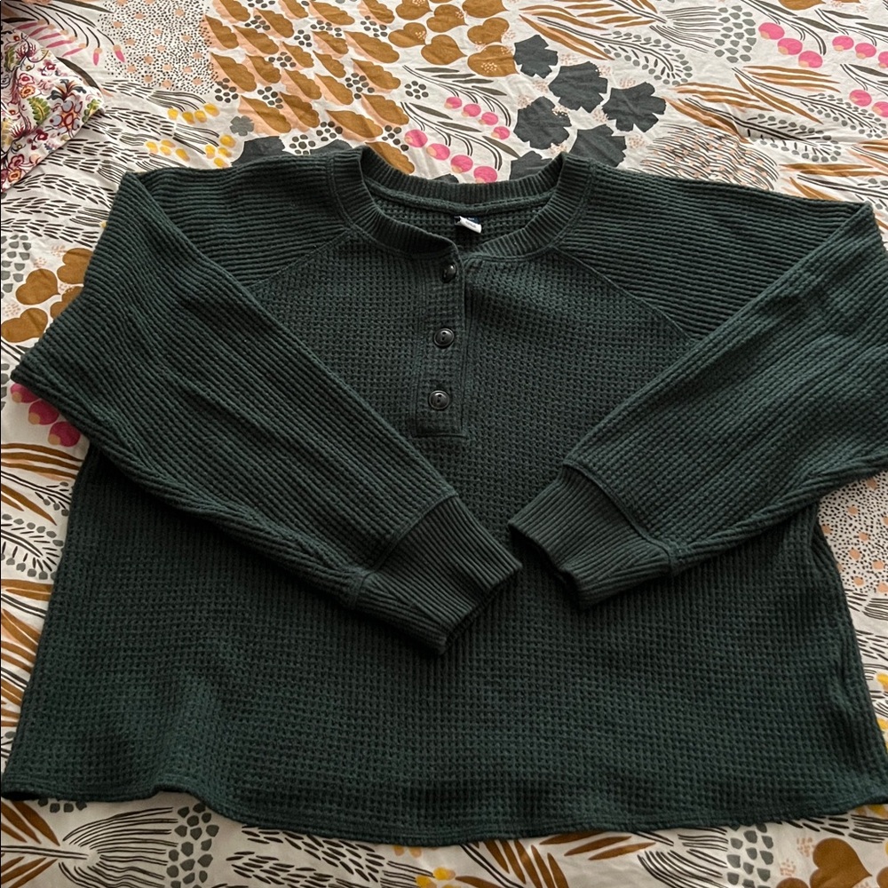 Old Navy Forest Green Plush Tee long sleeve 🌲💚